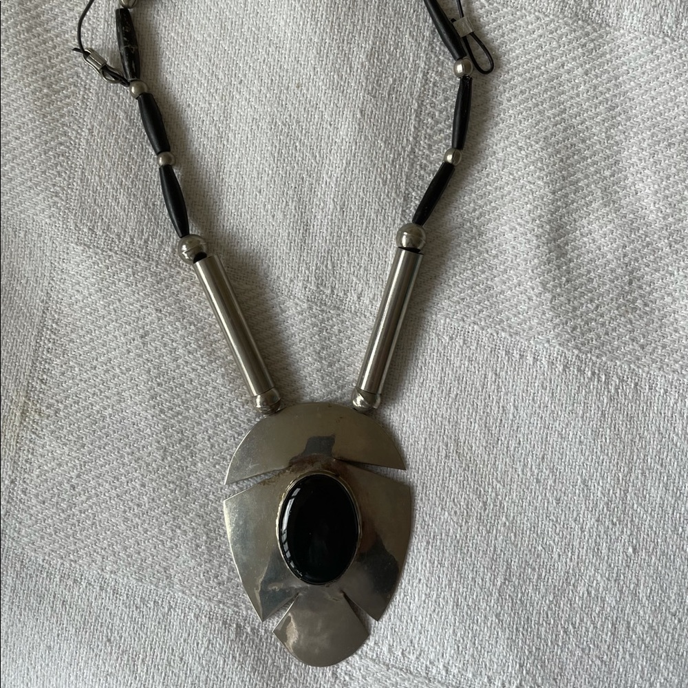 Native necklace in black and silver